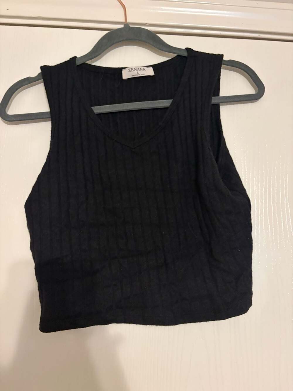 Zenana Ribbed Crop Tank Top Size L Black V-Neck Sleeveless